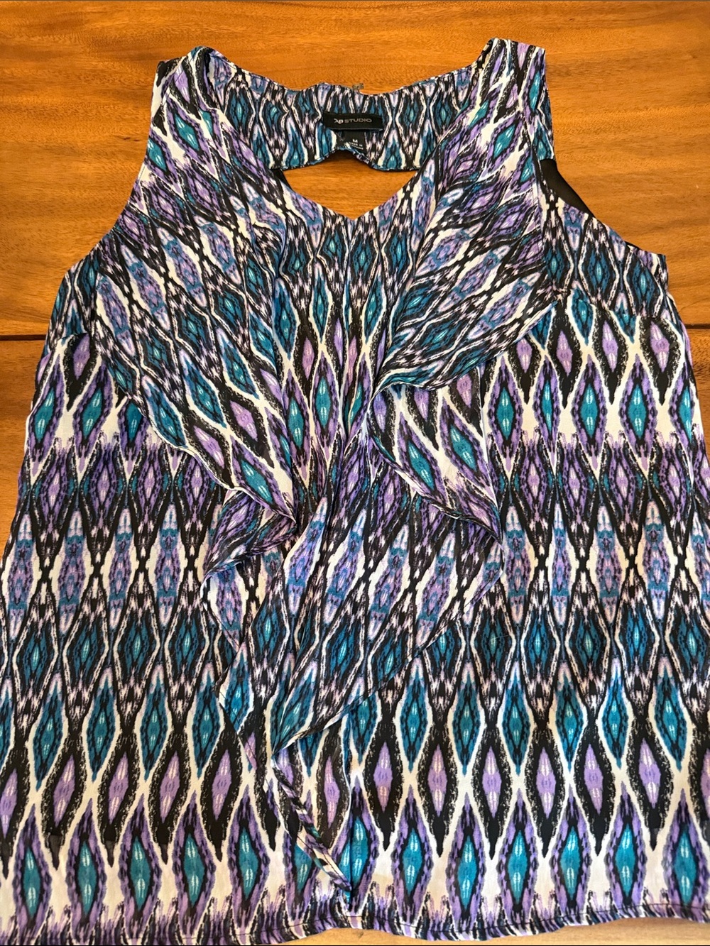AB Studio Purple and Teal Geometric Keyhole Tie-Front Camisole